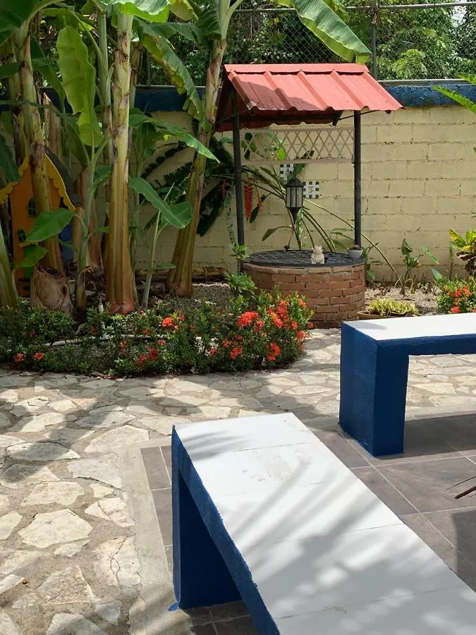 Hostel Sana El Jardin Secreto Pansiyon Santiago De Los Caballeros